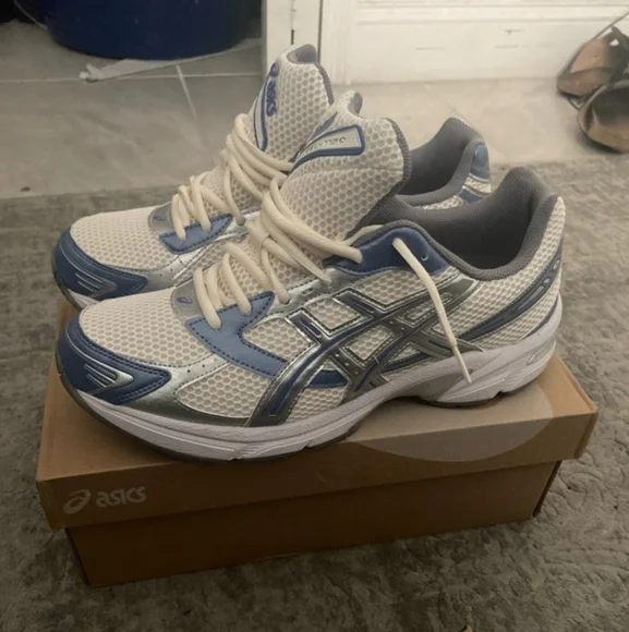 ASICS Cream/Blueberry - Picture 1 of 5
